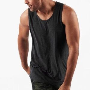 Vuori Men’s Strato Tech Tank Top  Charcoal Heather, Medium